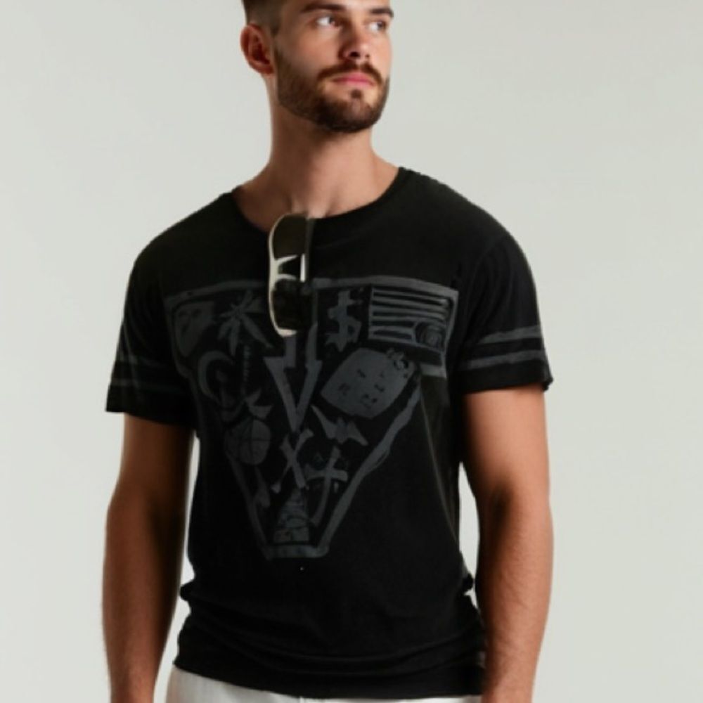 Vanguard grey destroyed‎ graphic t-shirt - M